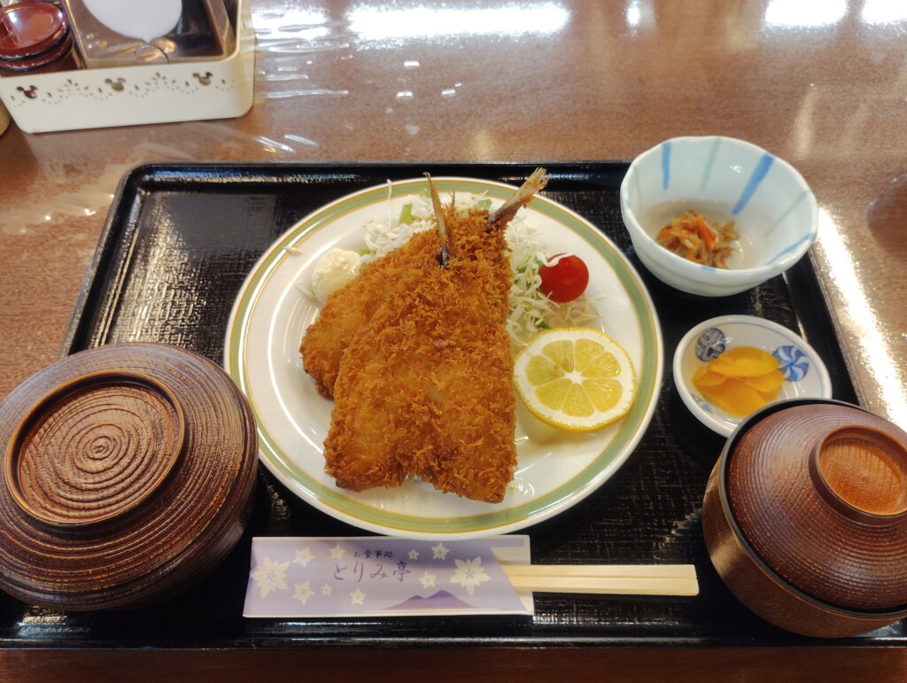 鳥海山登山前にとりみ亭で食べたアジフライ定食